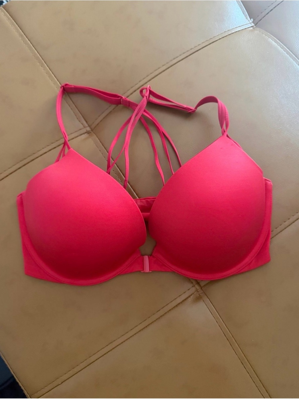 Victoria’s Secret Very Sexy Push-Up bra Size: 32DD color-Red